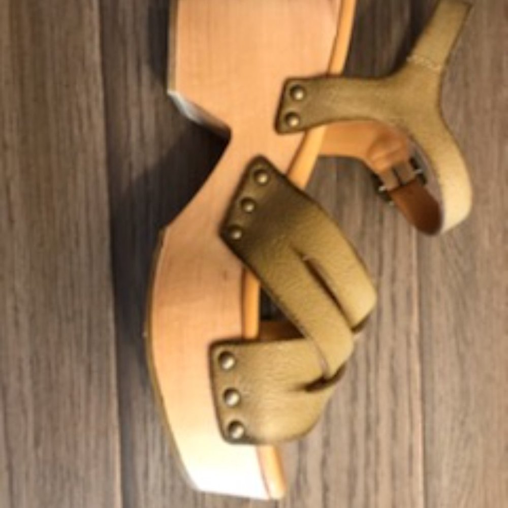Kork-Ease Olive Green Leather Wedge Sandals - Picture 11 of 13